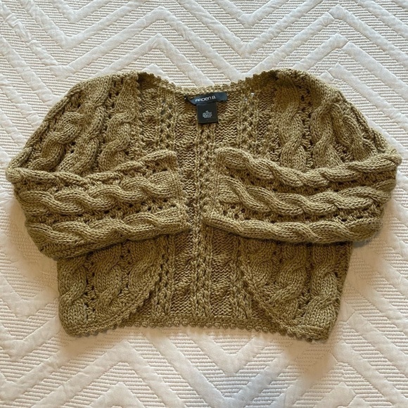 Vintage ARDEN B. Cable Knit Shrug Wheat Brown Size Extra Small (EUC) - Picture 2 of 10